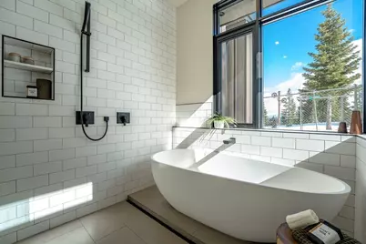 10529 Aspenwood Road, Truckee, CA 96161 - Photo 18