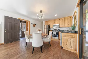 11569 Snowpeak Way, Truckee, CA 96161 - Photo 10