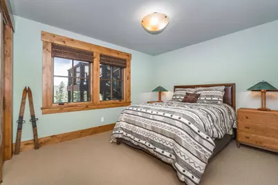 11221 Skislope Way, Truckee, CA 96161 - Photo 18