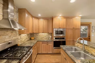 15224 W Reed Avenue, Truckee, CA 96161 - Photo 8