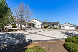 770 Gansberg Ct, Gardnerville, NV 89460 - Photo 2