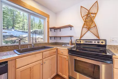 50638 Hemlock Court, Soda Springs, CA 95728 - Photo 8