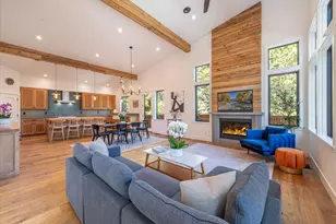 10947 Zermatt Dr, Truckee, CA 96161 - Photo 2