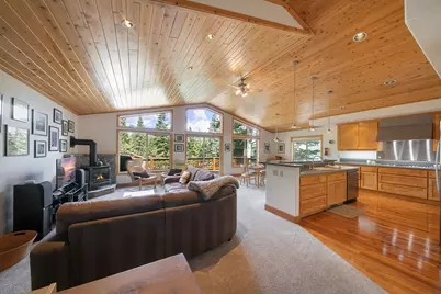 13715 Hansel Avenue, Truckee, CA 96161 - Photo 2