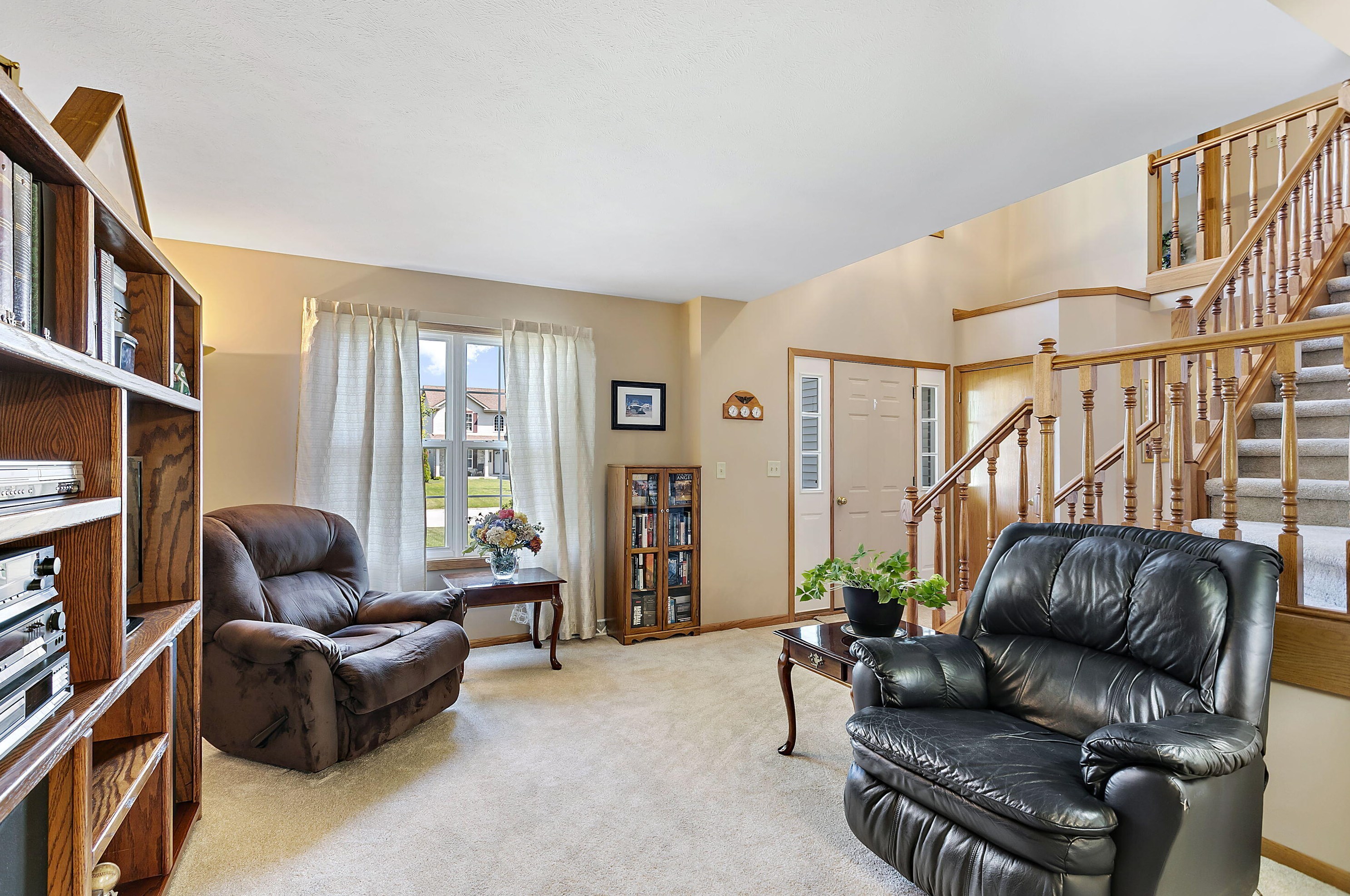 927 Riva Rdg, Racine, WI 53402-1974