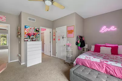 10137 N Kenilworth Ct, Mequon, WI 53092 - Photo 24