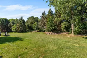 10137 N Kenilworth Ct, Mequon, WI 53092 - Photo 38