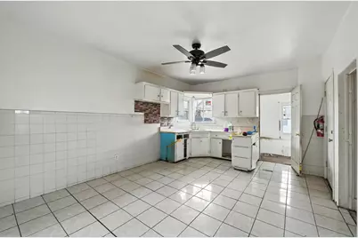 2071 S 12th St, Milwaukee, WI 53204 - Photo 8