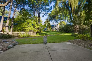 1012 W Cedar Ridge Ct, Mequon, WI 53092 - Photo 28