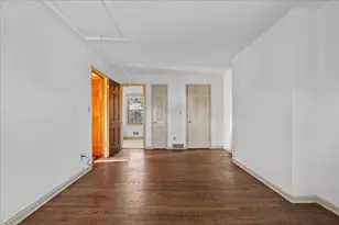 1012 W Cedar Ridge Ct, Mequon, WI 53092 - Photo 22