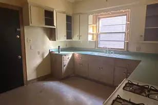 2422 N 40th St, Milwaukee, WI 53210 - Photo 2