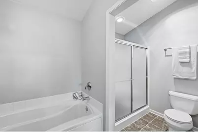 8685 S Deerwood Ln, Franklin, WI 53132 - Photo 20