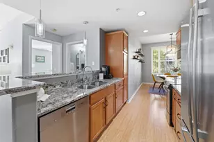 8685 S Deerwood Ln, Franklin, WI 53132 - Photo 8