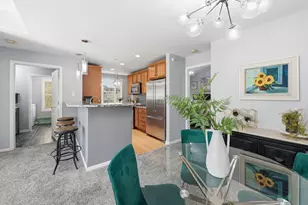 8685 S Deerwood Ln, Franklin, WI 53132 - Photo 10