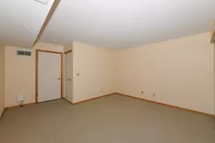 1600 W Green Tree Rd, Glendale, WI 53209 - Photo 16