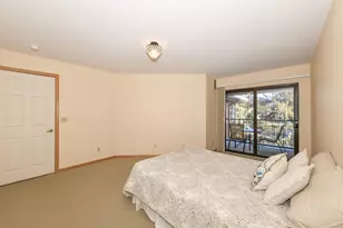 1600 W Green Tree Rd, Glendale, WI 53209 - Photo 12