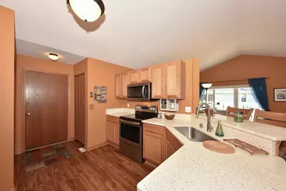 1875  Woodview Cir, Port Washington, WI 53074 - Photo 18