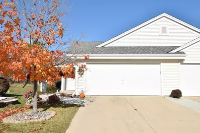 1875  Woodview Cir, Port Washington, WI 53074 - Photo 4