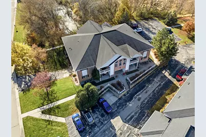 W241N2507  East Parkway Meadow Cir #6, Pewaukee, WI 53072 - Photo 2