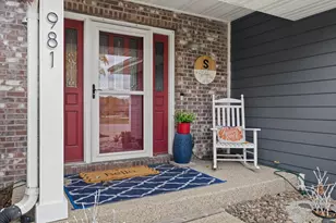 981 Cedar Dr, Burlington, WI 53105 - Photo 2