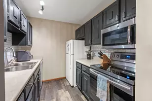 8117 W Manitoba St, West Allis, WI 53219 - Photo 8