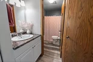 8117 W Manitoba St, West Allis, WI 53219 - Photo 12