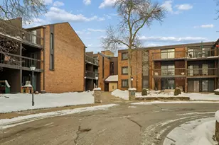 5200 S Tuckaway Blvd, Greenfield, WI 53221 - Photo 8