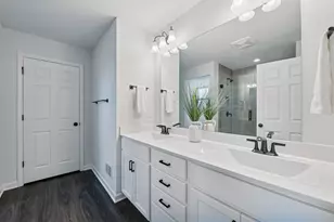 W139N6328 Bridal Wreath Ln, Menomonee Falls, WI 53051 - Photo 28