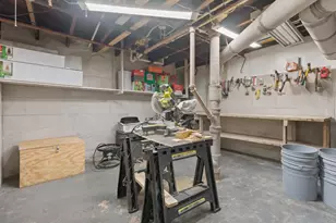 2068 S 32nd St, Milwaukee, WI 53215 - Photo 14