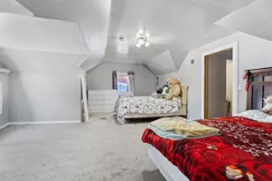 2068 S 32nd St, Milwaukee, WI 53215 - Photo 10