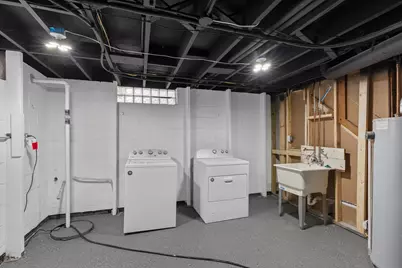 8424 N Fox Croft Ln, Fox Point, WI 53217 - Photo 24