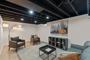 8424 N Fox Croft Ln, Fox Point, WI 53217 - Photo 18