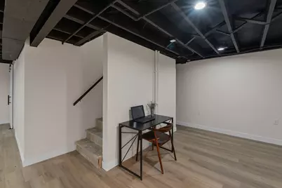 8424 N Fox Croft Ln, Fox Point, WI 53217 - Photo 20