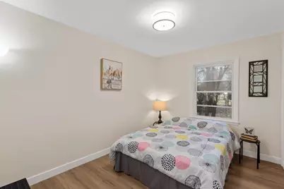 8424 N Fox Croft Ln, Fox Point, WI 53217 - Photo 14