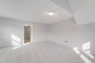 2211 S 12th St, Milwaukee, WI 53215 - Photo 24