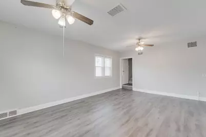 2211 S 12th St, Milwaukee, WI 53215 - Photo 18