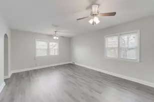 2211 S 12th St, Milwaukee, WI 53215 - Photo 20