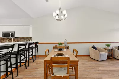 772  Bridlewood Dr #5202D, Hartford, WI 53027 - Photo 8