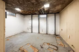 2030 S 77th St, West Allis, WI 53219 - Photo 14