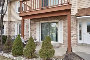 10625 N Ivy Ct, Mequon, WI 53092 - Photo 2