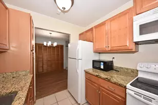 10625 N Ivy Ct, Mequon, WI 53092 - Photo 10