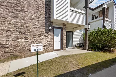 10818 W Donna Dr, Milwaukee, WI 53224 - Photo 2