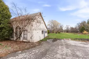 11004 N Range Line Rd, Mequon, WI 53092 - Photo 4