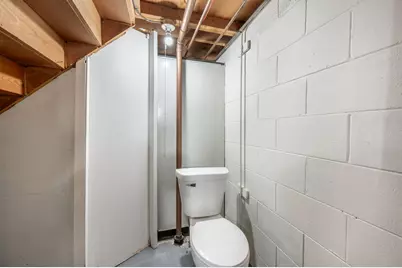 2571 S 68th St, Milwaukee, WI 53219 - Photo 18