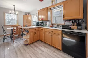 2571 S 68th St, Milwaukee, WI 53219 - Photo 8