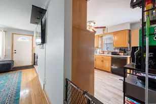 2571 S 68th St, Milwaukee, WI 53219 - Photo 10