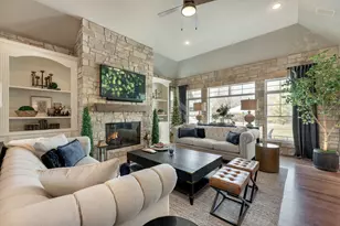 N39W23612 Grey Fox Ct, Pewaukee, WI 53072 - Photo 10