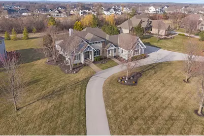 N39W23612  Grey Fox Ct, Pewaukee, WI 53072 - Photo 2