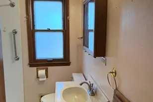 8830 W Acacia St, Milwaukee, WI 53224 - Photo 12