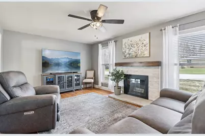 155  Concord Ln, West Bend, WI 53095 - Photo 4